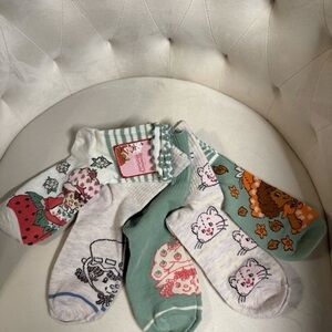 Strawberry Shortcake Mid-Crew Socks size 4-10